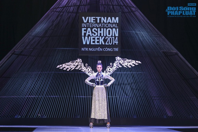7725525051a9901690992cfb3aca69d3 Siêu mẫu Thanh Hằng được vinh danh Fashion Icon tại VietNam Fashion Awards 2019