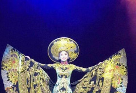 Trương Thái Thùy Dương đoạt giải ‘Best National Custome’ tại Miss Heritage Global 2017