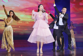 Cao Mỹ Kim cháy hết mình trên sân khấu ‘Hội thi ca múa nhạc người khuyết tật’ 