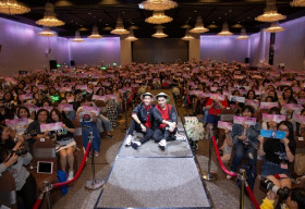 Bộ đôi nam thần nổi tiếng Thái Lan Krist và Singto lần đầu tổ chức fan meeting tại Việt Nam