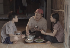 Học trò Hồ Việt Trung lấy nước mắt khán giả với MV xúc động về tình phụ tử
