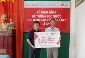 HSBC Việt Nam và VinaCapital Foundation trao tặng hệ thống lọc nước tại đảo Lý Sơn