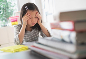 Trẻ căng thẳng khi học online, phụ huynh đau đầu, chuyên gia tìm ra giải pháp