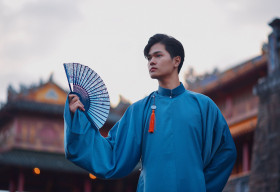 Diễn viên, người mẫu Brian tung bộ ảnh áo dài đậm chất “chàng trai Việt”