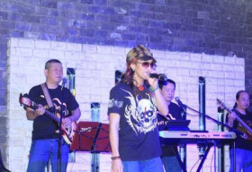 Cát sê của ca sĩ ngoại quốc tại Sài Gòn