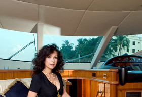 “Nữ hoàng ảnh lịch” Diễm My