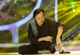 Thế thời showbiz Việt