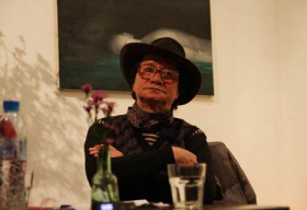 Chúng ta sung túc lên, chúng ta bớt tử tế hơn (?!)