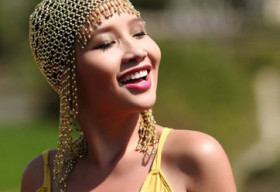 Ca sĩ là phải cất đi lòng tự ái