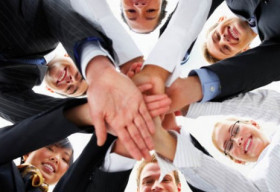 Ngó Tây lại nghĩ đến Ta