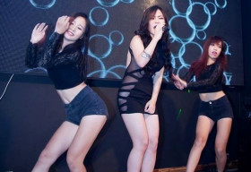 Những trang phục phản cảm khiến mỹ nhân Việt bị ‘tuýt còi’