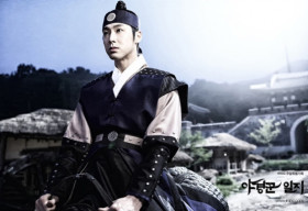 Lộ diện hai “mỹ nam cổ trang” mới của màn ảnh Hàn