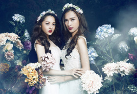 Bảo Anh đọ vẻ gợi cảm cùng trò cưng Hà Hồ