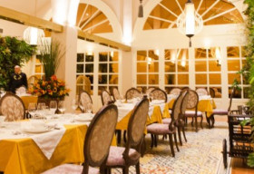 Nhà hàng Kim Lam – báu vật 4000 năm dưới lòng đại dương