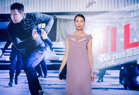 Trang Khiếu diện trang phục phong cách đến xem “Chơi lớn”