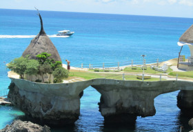 Một mùa xuân khác nơi phương xa