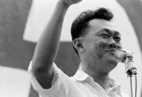 Thế giới mất một người khổng lồ đích thực