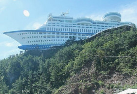 12 khách sạn lập dị nhất thế giới