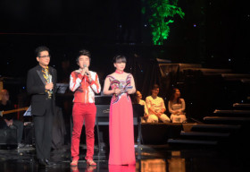 MC Song Khánh cùng Thanh Bạch tung hứng trong liveshow   Dương Ngọc Thái