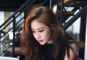 Mê mẩn trước loạt ảnh vừa nóng bỏng vừa ngọt ngào của Jiyeon (T-ara)