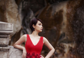 Mai Thu Huyền khoe đường cong quyến rũ hình chữ S