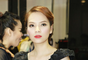 Người đẻ ra trào lưu “EM YÊU ANH” tranh luận kịch liệt với Đan Lê