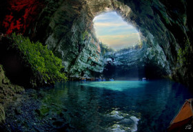 Sơn Đoòng: 1 trong 10 hang động đẹp đến khó tin trên thế giới