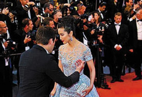 Lý Băng Băng bị an ninh đuổi khỏi thảm đỏ Cannes