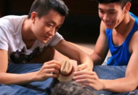 Âm nhạc cho người đồng tính: Mượn sự khổ ải để câu cơm?