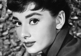 Tóc tém nam tính như Audrey Hepburn, bạn có dám?