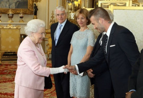 David Beckham diện kiến nữ hoàng Anh