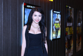 Phan Thị Mơ khoe dáng sexy tại buổi công chiếu Điệp Viên Báo Thù