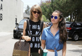 Taylor Swift và Selena Gomez hẹn hò ăn trưa thân thiết