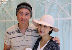 Vợ chồng Trần Hào chụp ảnh tình cảm, xua tan tin đồn rạn nứt