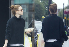 Emma Watson lộ mặt mộc mệt mỏi, mặc đồ đen giản dị ra phố