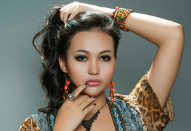 Hotgirl thổ dân ngực trần Linda Mimi Phạm tố cáo nhiếp ảnh cố tình tung hình lên mạng