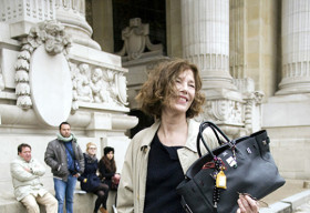 Jane Birkin yêu cầu hãng Hermes bỏ tên bà khỏi túi xách