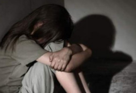 Bé gái 10 tuổi sinh con mà không ai hay biết