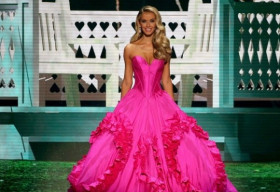 Tân Hoa hậu Mỹ đẹp quyến rũ như búp bê Barbie