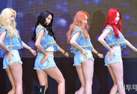 Girl’s Day bị chỉ trích vì diện quần ngắn hở vòng 3 lên sân khấu