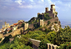 10 đất nước nhỏ bé đi một ngày là hết