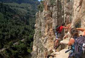 10 điểm du lịch nguy hiểm chết người vẫn hấp dẫn