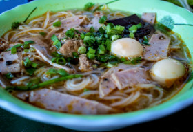 Bún riêu cua ở đảo tỏi Lý Sơn