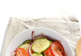 Bổ sung vitamin với món salad cà chua mát giòn ngon tuyệt