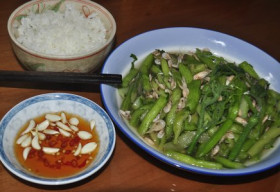 Dân dã lắm môn ngọt xào tép riu