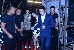 Phạm Băng Băng khó chịu vì bị giục cưới Lý Thần