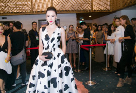 Angela Phương Trinh nổi bật giữa dàn sao với váy xòe trái tim