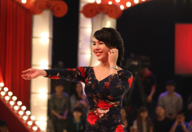 Trấn Thành bị thí sinh chuyển giới “cưỡng hôn”