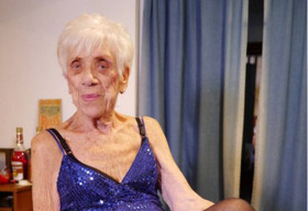 Shirley Andrew –  Nữ diễn viên phim sex 80 tuổi và 1000 đàn ông