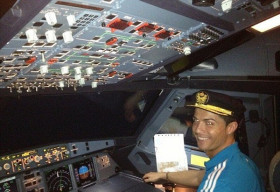 Ronaldo chi hơn 456 tỷ đồng mua máy bay riêng